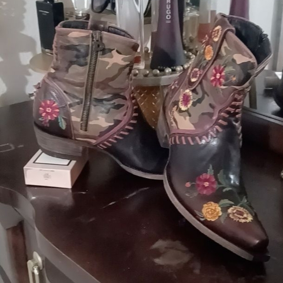 Double D Ranch Shoes - Double D Ranch by old gringo☀️